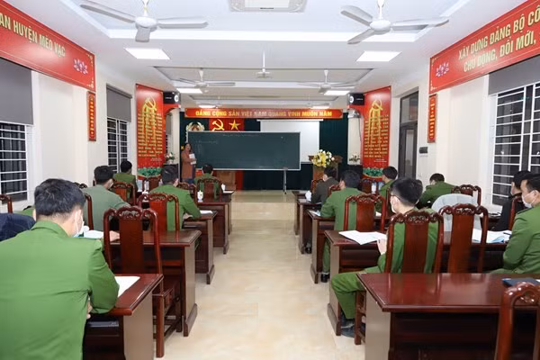 2 mo lop tieng mong.jpg