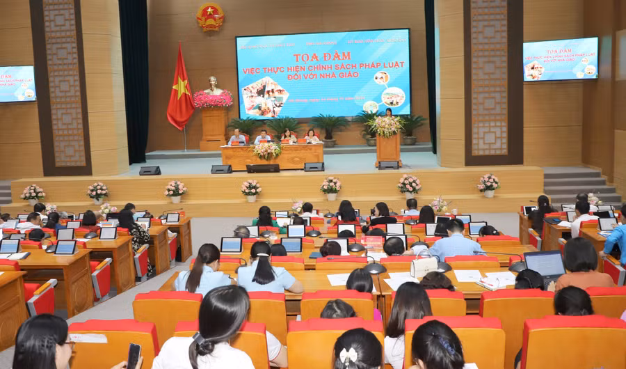 1-quang-canh-buoi-toa-dam.jpg