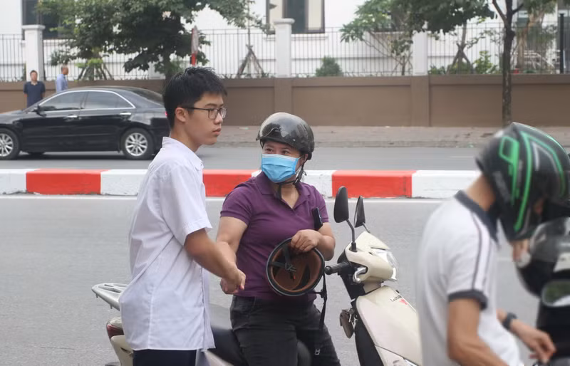 Tiếp sức sĩ tử trước kỳ thi vào trường chuyên Hà Nội