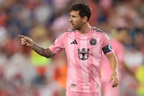 Messi trở lại thi đấu gặp Orlando City gặp CLB Orlando City.