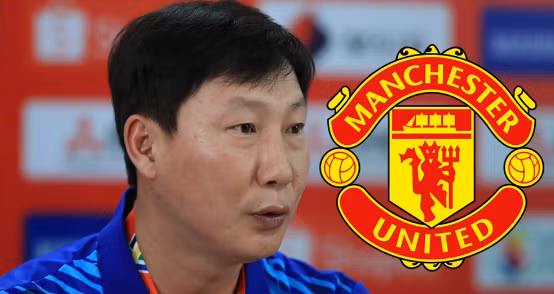HLV Kim Sang-sik gặp khó về lực lượng ở trận gặp Man United.