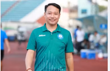 HLV Vũ Hồng Việt hài lòng với trận thắng Thanh Hóa ở vòng 22 V-League.