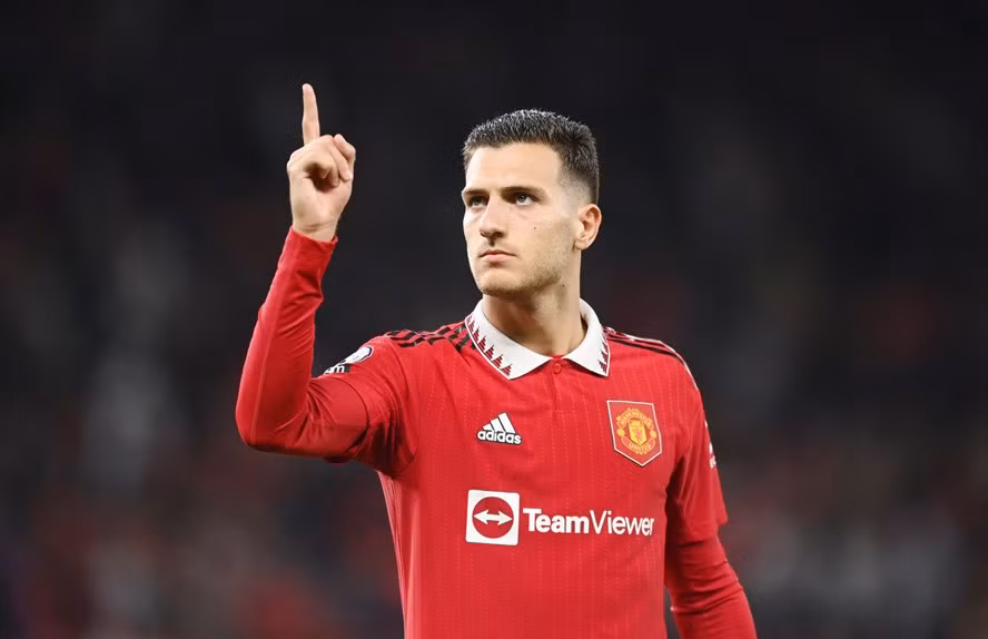 Diogo Dalot lọt tầm ngắm của Real Madrid.