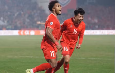 Xuân Son lập cú đúp bàn thắng vào lưới Thái Lan ở chung kết ASEAN Cup.