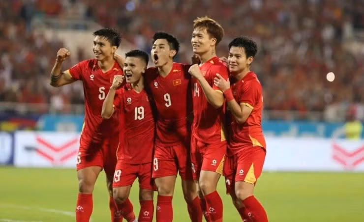 Tuyển Việt Nam giành chiến thắng cách biệt Thái Lan trên sân khách. Anh: VFF.