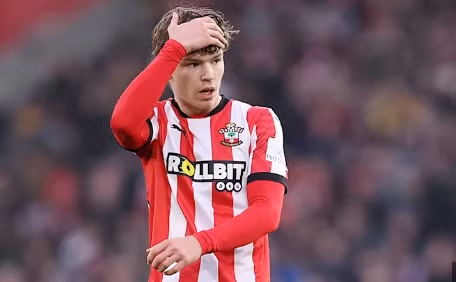 Tyler Dibling lọt tầm ngắm của Liverpool và Man United.
