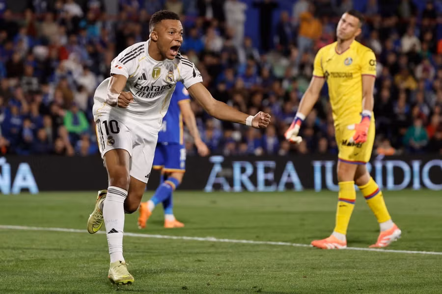 Kylian Mbappe nhận 60,9 triệu euro từ PSG.