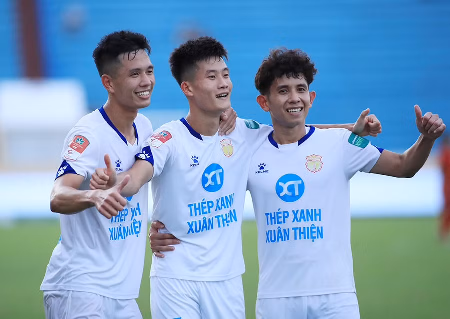 CLB Nam Định miễn phí vé cho người hâm mộ trận gặp Hà Nội FC.