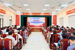 Đại diện lãnh đạo Phòng An Ninh mạng, công an tỉnh Quảng Trị phổ biến Luật Bảo vệ dữ liệu cá nhân.