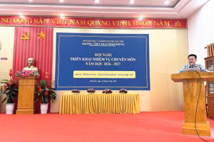 Ông Nguyễn Minh Tuấn, Hiệu trưởng Trường THPT Phan Đình Phùng định hướng những nhiệm vụ trọng tâm năm học mới.