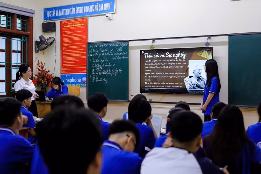 Một tiết học của cô và trò Trường THPT Tân Trào, phường Minh Xuân.