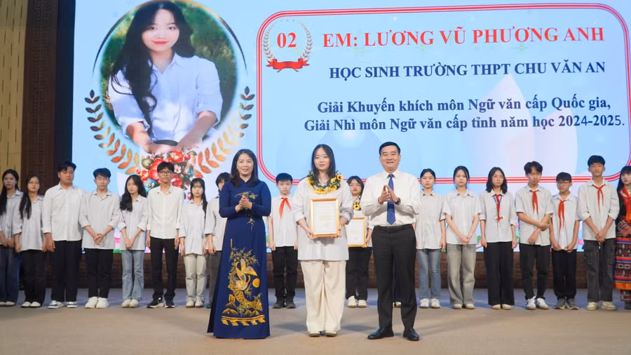 Học sinh đoạt giải cấp quốc gia.
