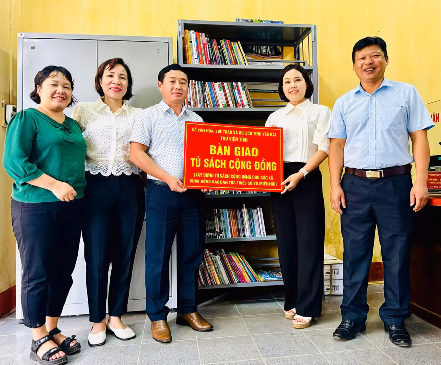 Thư viện tỉnh Yên Bái đã trao tặng gần 10.000 bản sách cho 30 xã vùng đồng bào dân tộc thiểu số, miền núi.