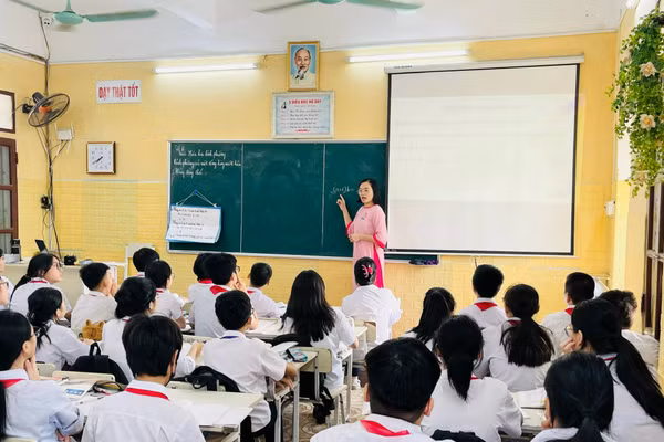 Một tiết học tại Trường THCS Trần Bích San (Nam Định, Ninh Bình).