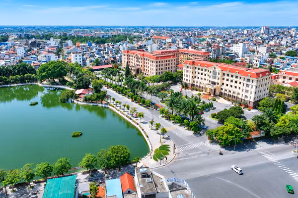 Diện mạo đô thị phường Nam Định, tỉnh Ninh Bình. 