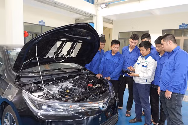 Mở lối học nghề từ trường phổ thông