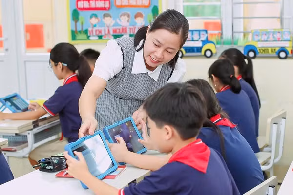 Mô hình lớp học thông minh tại Trường Tiểu học Trần Nhân Tông (phường Đông A, tỉnh Ninh Bình).
