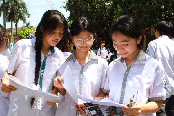 Thí sinh tham dự Kỳ thi tuyển sinh lớp 10 THPT năm học 2026-2027 tại Ninh Bình.