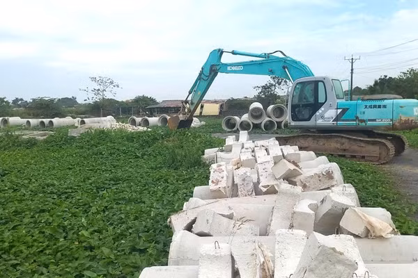 Xây dựng khu tái định cư tại phường Đồng Văn, tỉnh Ninh Bình. Ảnh: Tiến Đoàn