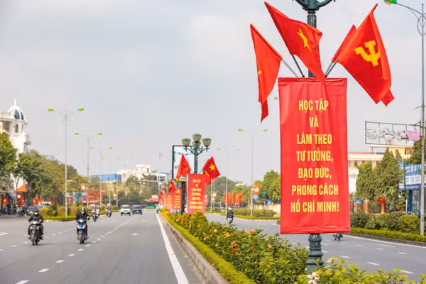 Rộn ràng không khí hướng về Đại hội XIV của Đảng tại Ninh Bình.
