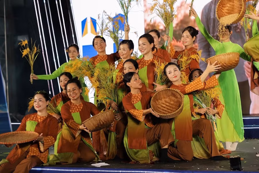 02-ve-dep-que-huong.jpg