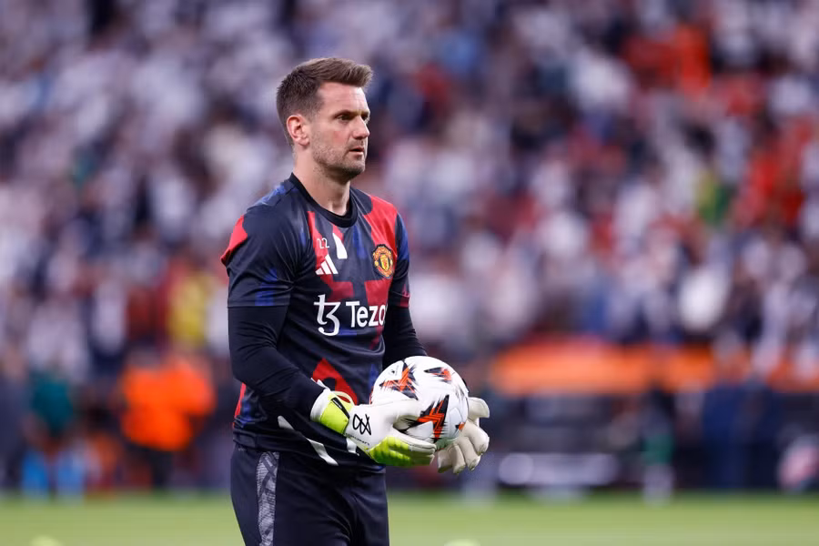 tom-heaton-manchester-united-war.jpg