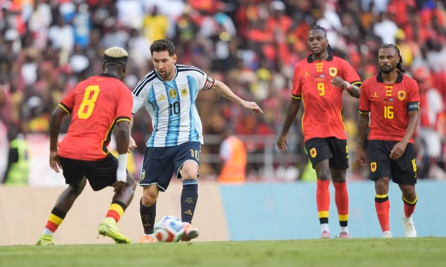 Messi có ‘lần đầu’ ở châu Phi