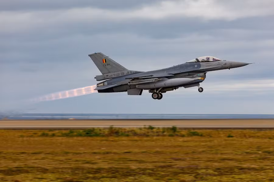 Bỉ sẵn s&agrave;ng chuyển giao 3 m&aacute;y bay F - 16 cho Ukraine với điều kiện cần thiết - Ảnh 1.