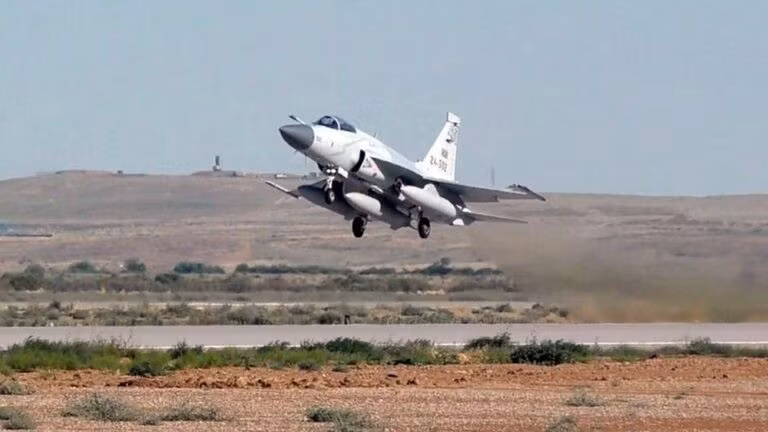 Chiến đấu cơ JF-17C Block III Thunder mới của Không quân Azerbaijan.