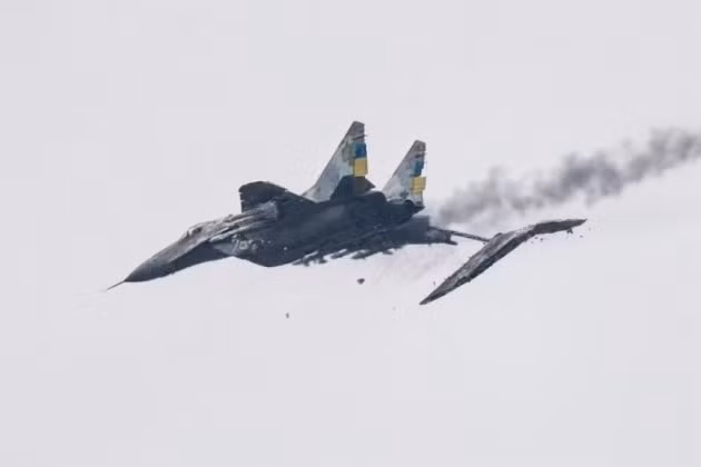 Chiến đấu cơ MiG-29 Ukraine bị Su-35 Nga bắn hạ, ngày 27/6/2026.