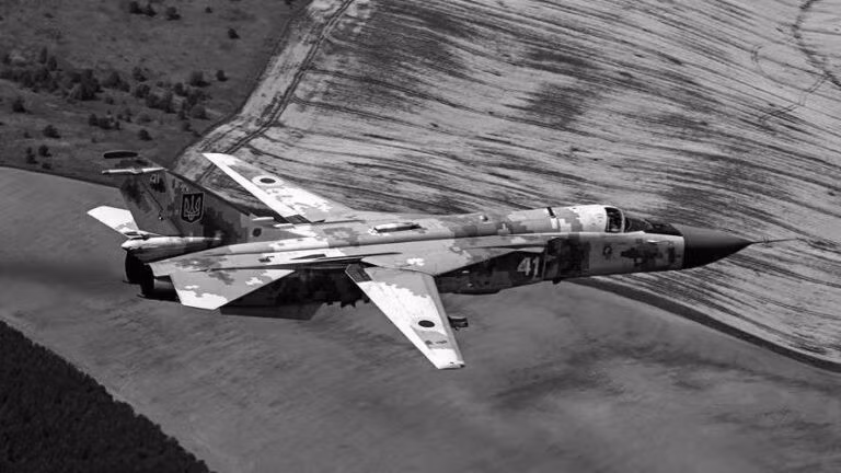 Chiến đấu cơ Su-24M của Ukraine.