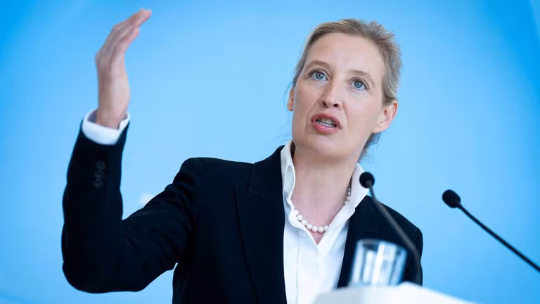 Đồng lãnh đạo đảng AfD Alice Weidel phát biểu tại buổi họp báo ở Berlin, ngày 9/6/2026.