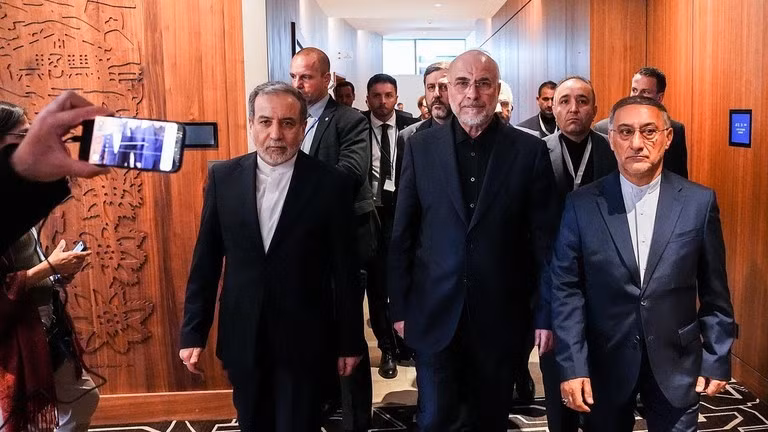 Đoàn đại biểu Iran, do Chủ tịch Quốc hội Mohammad Baqer Ghalibaf dẫn đầu, hiện diện tại Obbuergen, Thụy Sĩ, ngày 21/6/2026.