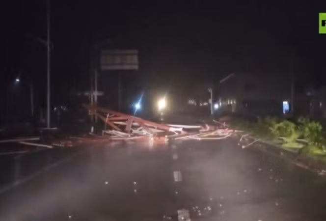 Bão Noul gây gián đoạn giao thông trên diện rộng ở Trung Quốc, ngày 26/7/2026.