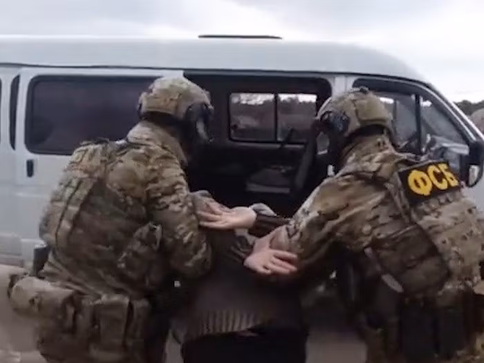 FSB bắt giữ "điệp viên" Ukraine tại Crimea nghi chế tạo bom để thực hiện hành vi khủng bố, ngày 3/6/2025.