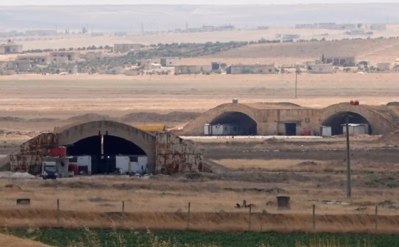 Căn cứ không quân Abu al-Duhur ở Tây Bắc Syria.