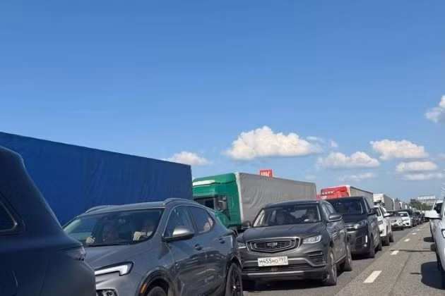 Tình trạng tắc đường tại biên giới Nga-Belarus, ngày 1/7/2026.