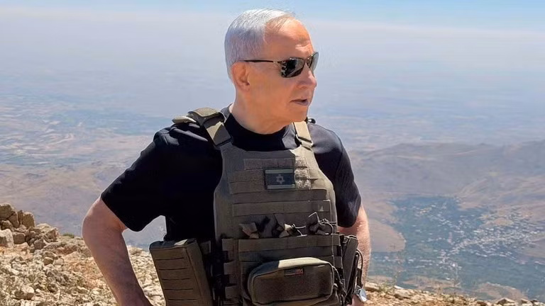 Thủ tướng Israel Benjamin Netanyahu thăm các binh sĩ đóng quân trên đỉnh núi Hermon, ngày 9/9/2026.