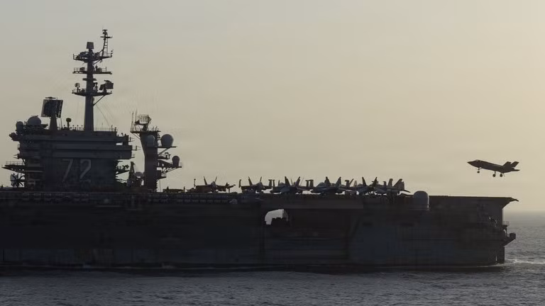 Tàu USS Abraham Lincoln của Hải quân Mỹ đang trên đường trở về căn cứ, ngày 21/8/2026.