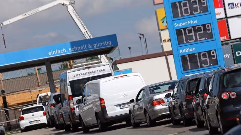 Châu Âu đang đối mặt với tình trạng thiếu hụt dầu diesel trầm trọng.