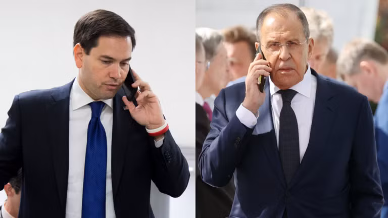 Ngoại trưởng Nga Sergey Lavrov (phải) và Ngoại trưởng Mỹ Marco Rubio.