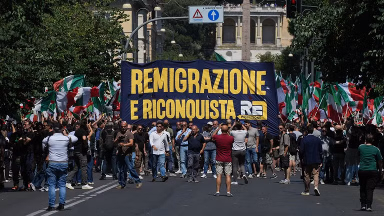 Hàng nghìn người ở Rome xuống đường biểu tình phản đối nhập cư, ngày 13/6/2026.