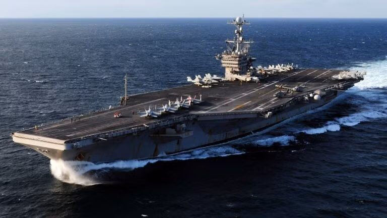 Tàu sân bay USS George Washington của quân đội Mỹ.