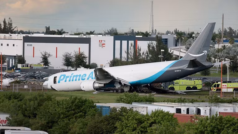 Máy bay gặp nạn tại Sân bay Quốc tế Miami, Mỹ, ngày 6/9/2026. 