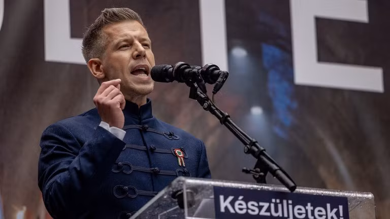 Tân Thủ tướng Hungary Peter Magyar.