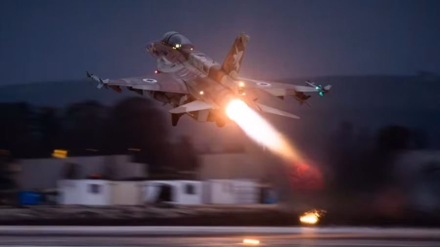 Chiến đấu cơ IDF tham gia không kích các cảng ở Yemen, ngày 16/5/2025.