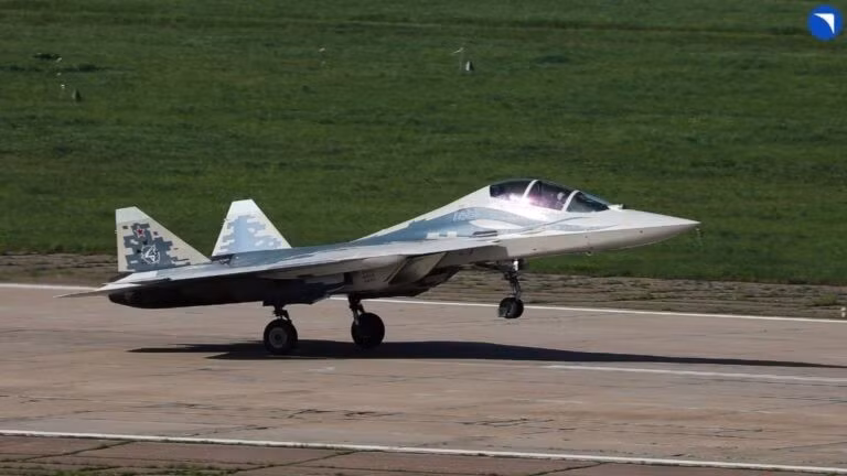 Chiến đấu cơ Sukhoi Su-57D của Nga.