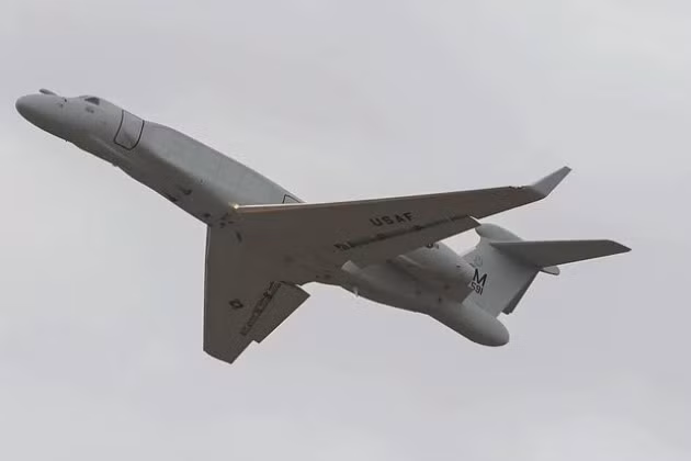 Máy bay EA-37B của NATO.