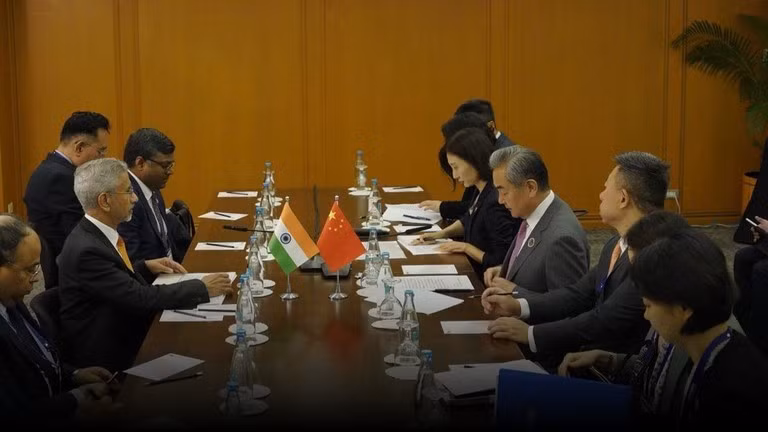 Ngoại trưởng Ấn Độ S. Jaishankar và người đồng cấp Trung Quốc Vương Nghị có cuộc hội đàm song phương tại Manila, Philippines, ngày 22/7/2026.