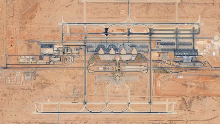 Hình ảnh vệ tinh Sân bay Quốc tế King Khalid ở Riyadh, Saudi Arabia.